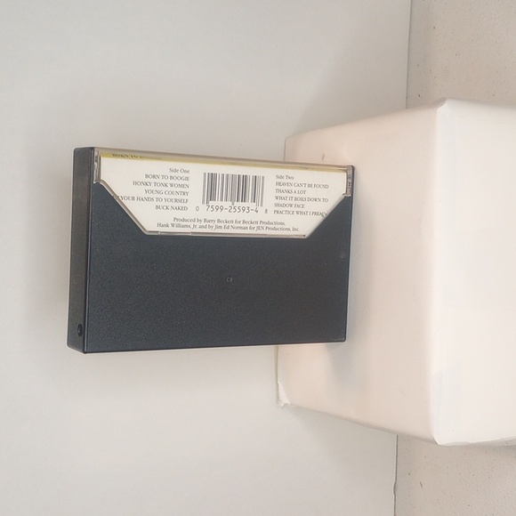 Hank Williams Jr Born to boogie vintage cassette tape 1987 Warner Bros records - Picture 2 of 9